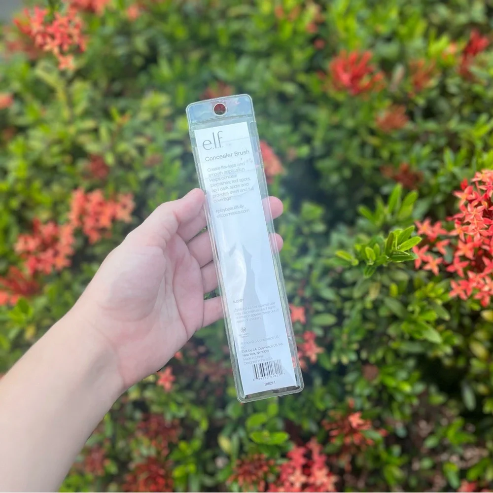 NEW e.l.f. Cosmetics Concealer Brush